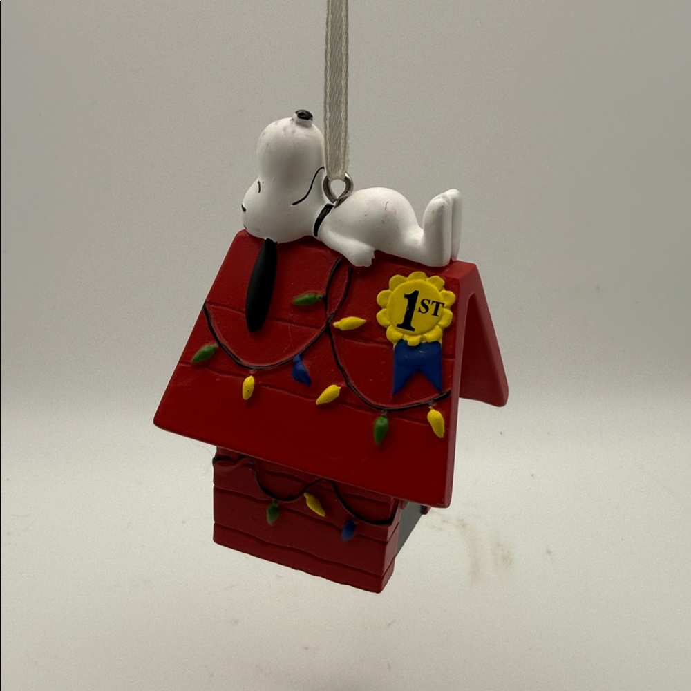 2019 Hallmark Snoopy Red Doghouse Ornament